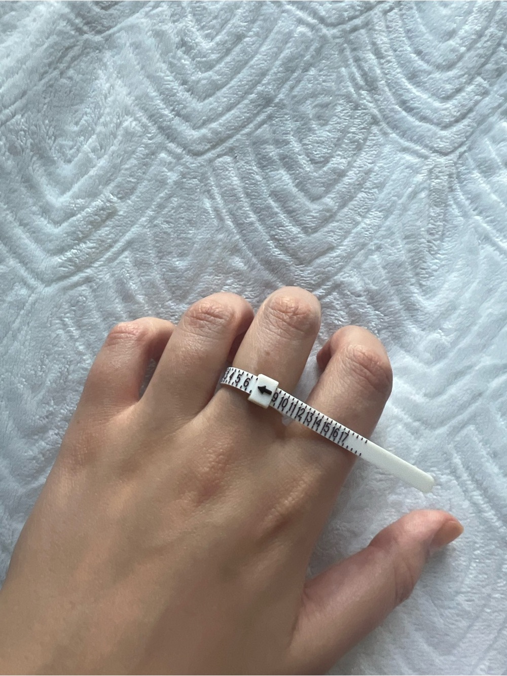 Vintage-Inspired Pearl Cluster Ring in Gold - Picture 4 of 4